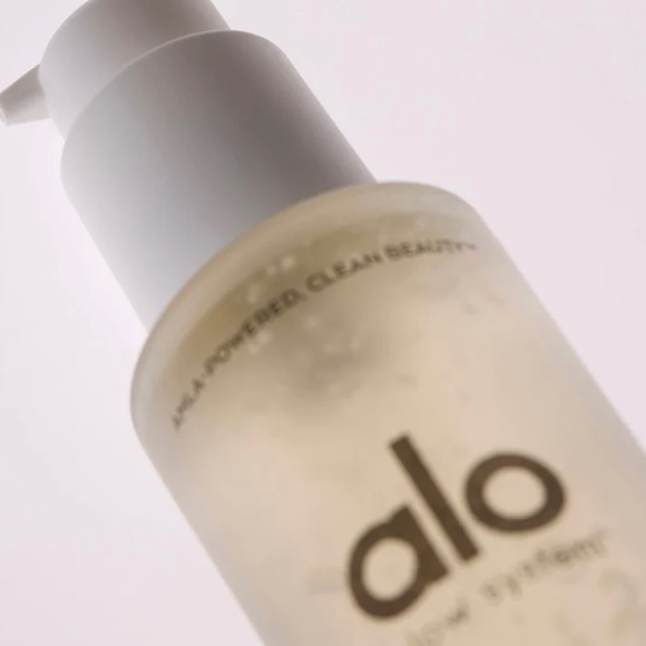 ALO Facial Enzyme Cleanser + Luminizing Moisturizer Duo - Picture 3 of 8